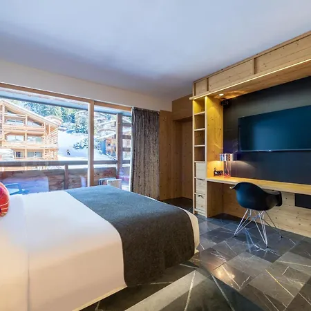 W Hotel 5*