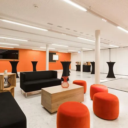 W Hotel 5*